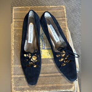 Anne Klein vintage Suede lace up